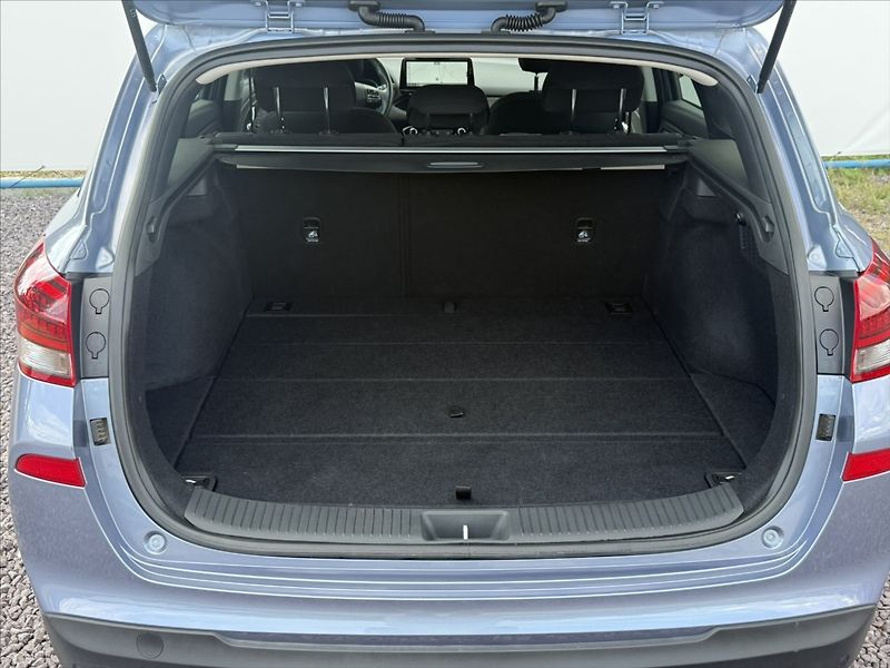 Hyundai i30 1,5 T-GDI 103kW Family - fotka 21 z 23