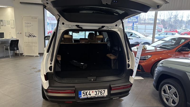 Hyundai Santa Fe (2025) 1.6TGDI HEV 7S PREMIUM PNM - fotka 12 z 14