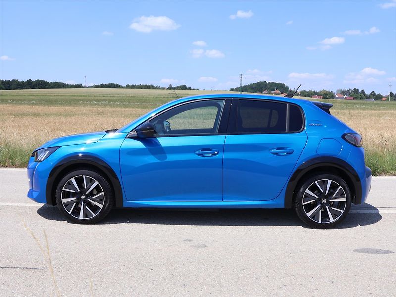 Peugeot 208 1,2 PT 74kW GT-Line LED - fotka 4 z 26