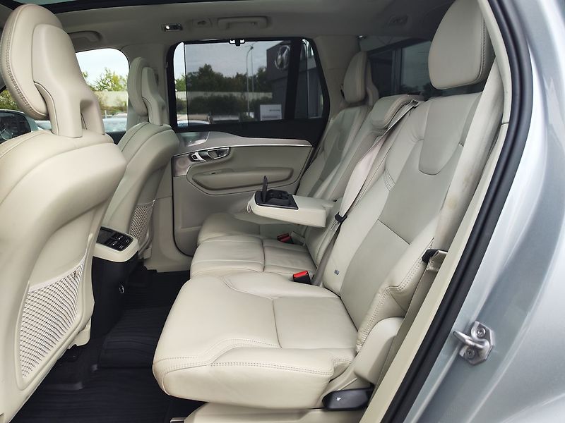 Volvo XC90 D5 2.0/173kW Inscription AT 4x - fotka 16 z 47