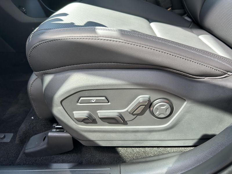 Hyundai Santa Fe 26 7S 1,6 TGDI HEV CALLIGRAPHY - fotka 29 z 44