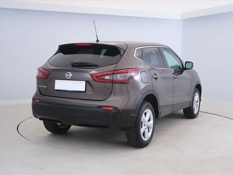 Nissan Qashqai (2020) Acenta 1.3 DIG-T, Serv.kniha - fotka 5 z 16