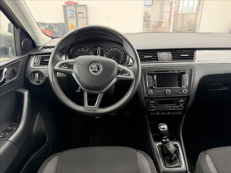Škoda Rapid 1,2 TSI NAVI,Climatronic - fotka 14 z 28