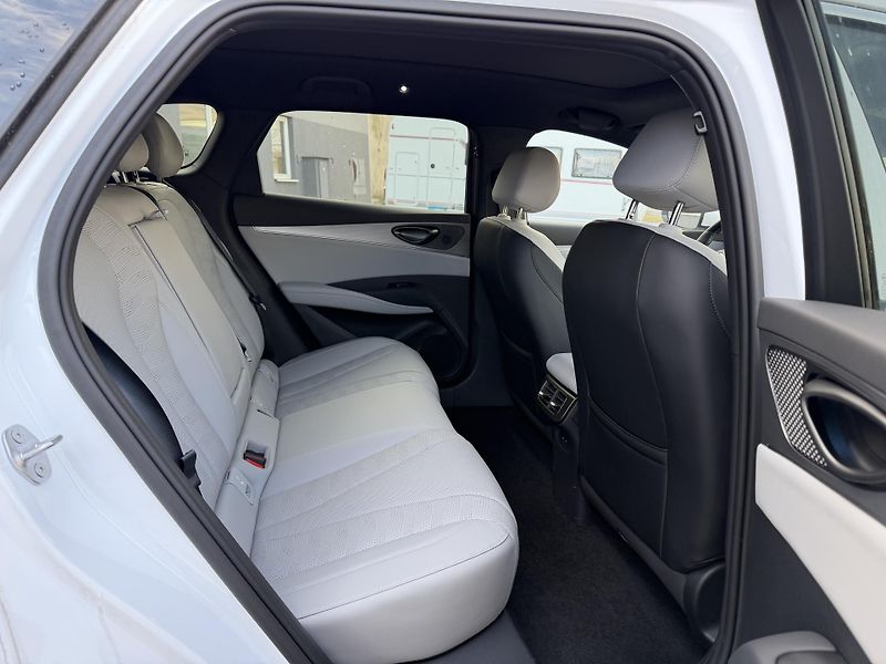 BYD Seal 6 (2025) DM-i Touring Comfort Lite - fotka 6 z 10