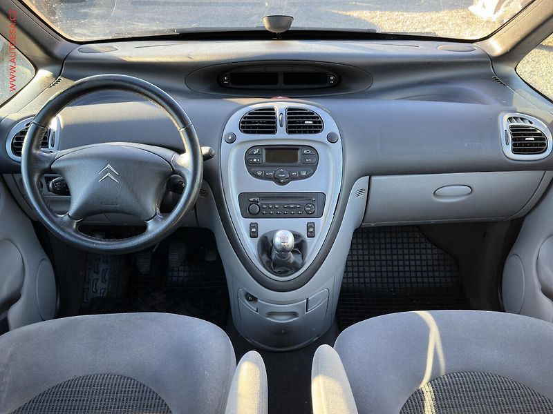 Citroën Xsara Picasso (2006) 1.6i, autoAC, temp - fotka 8 z 18