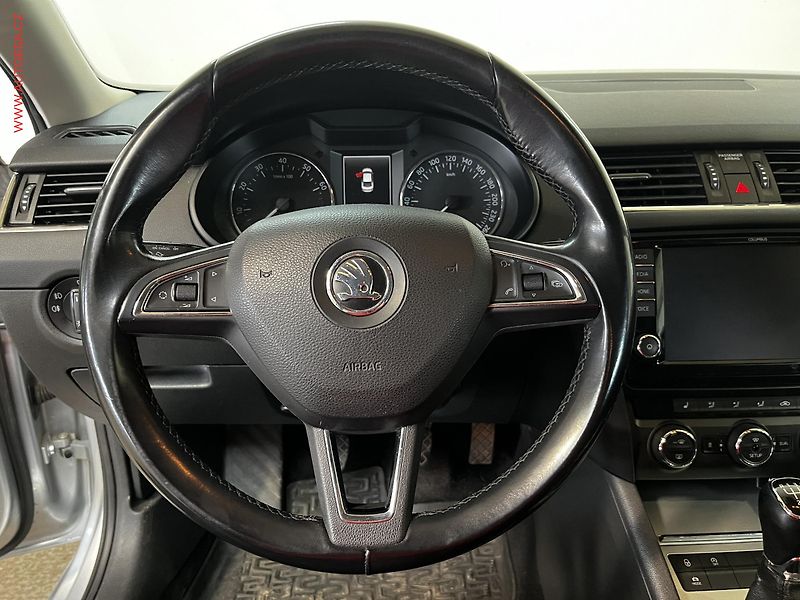 Škoda Octavia (2012) 1.4TSi, ČR, Navi, AC - fotka 17 z 17