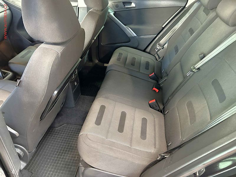 Volkswagen Tiguan (2011) 2.0TDi, DSG - fotka 10 z 15
