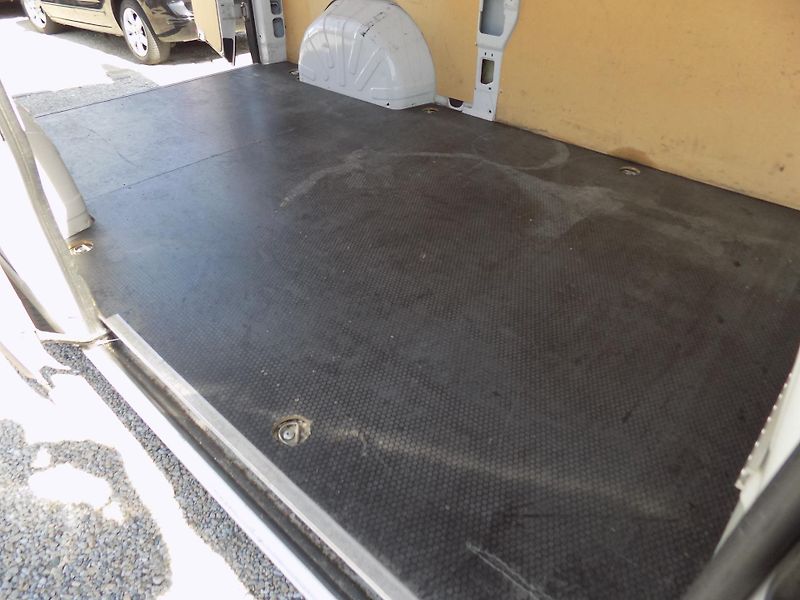 Fiat Ducato 2,3 JTD 88 KW L2H2 KLIMA, NAVI - fotka 22 z 37