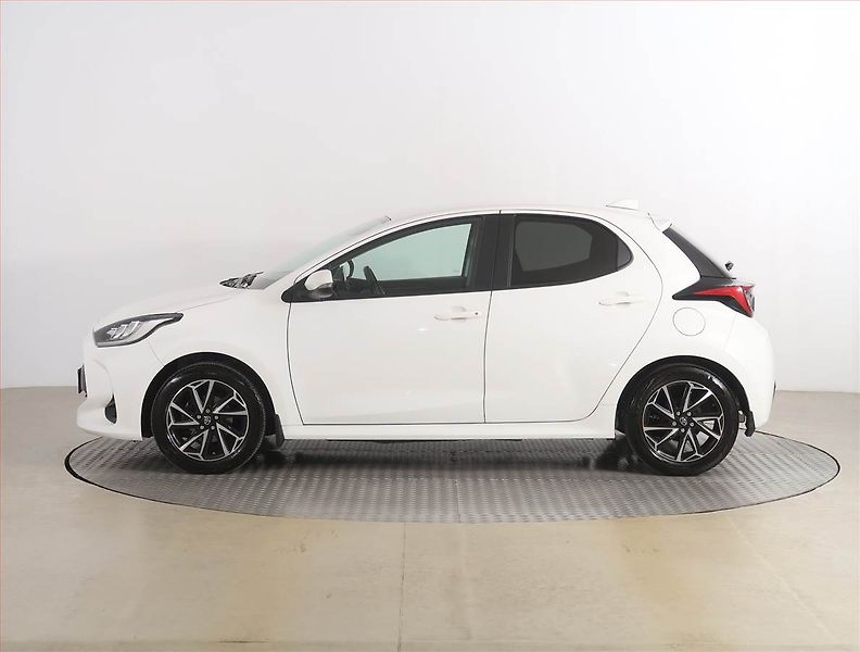 Toyota Yaris (2022) Comfort Style 1.5 VVT-i - fotka 3 z 17