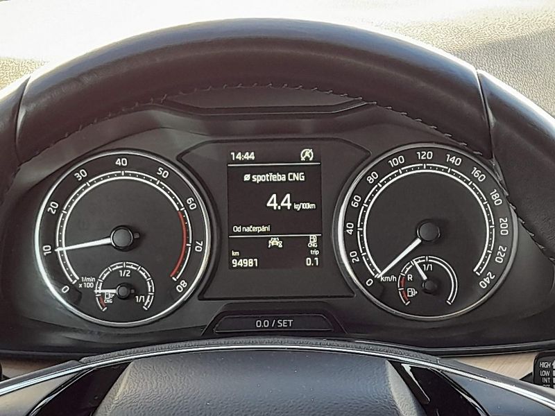Škoda Scala 1.0TGi  G-TEC STYLE 66KW 6MP - fotka 18 z 20