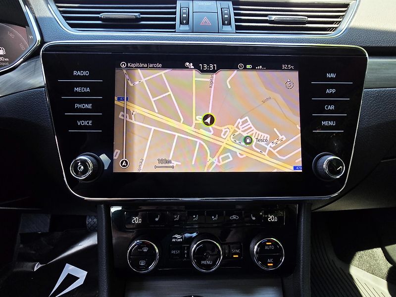 Škoda Superb 2.0TDi110KW DSG STYLE EXTRA ČR - fotka 25 z 43