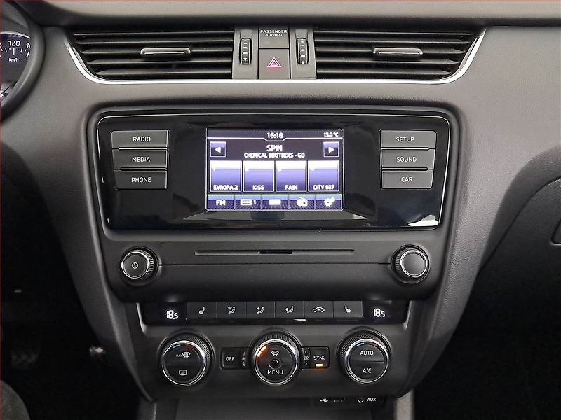 Škoda Octavia (2016) Style 2.0 TDI, Bi-Xenony - fotka 12 z 16