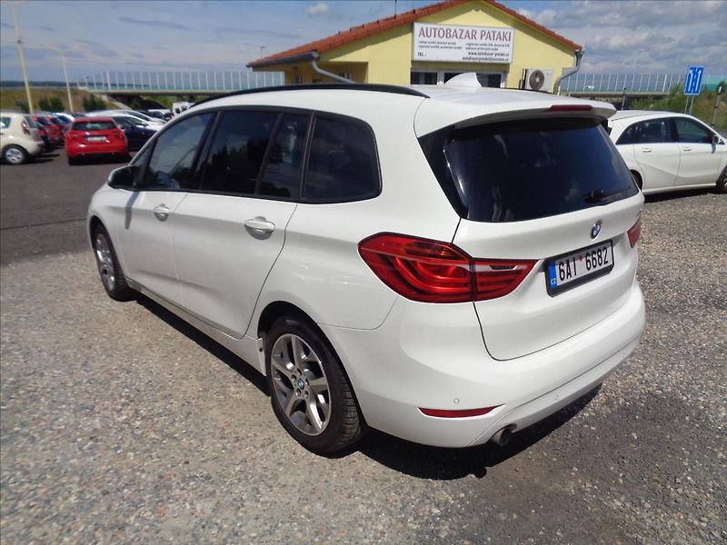 BMW Řada 2 1,5 - fotka 3 z 21