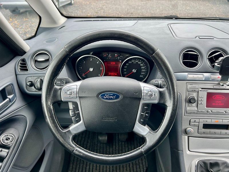 Ford Galaxy 2.0 TDCi 96 kW 7 míst - fotka 15 z 18