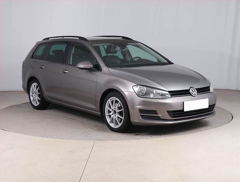 Volkswagen Golf (2014) Comfortline 2.0 TDI, Navi - fotografie inzerátu