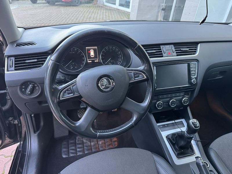 Škoda Octavia (2014) COMBI 1.6 TDI - fotka 10 z 21