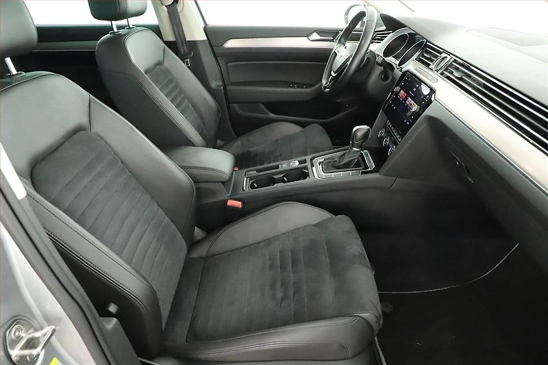 Volkswagen Passat (2019) 2.0 TDI, Automat, Navi - fotka 7 z 21