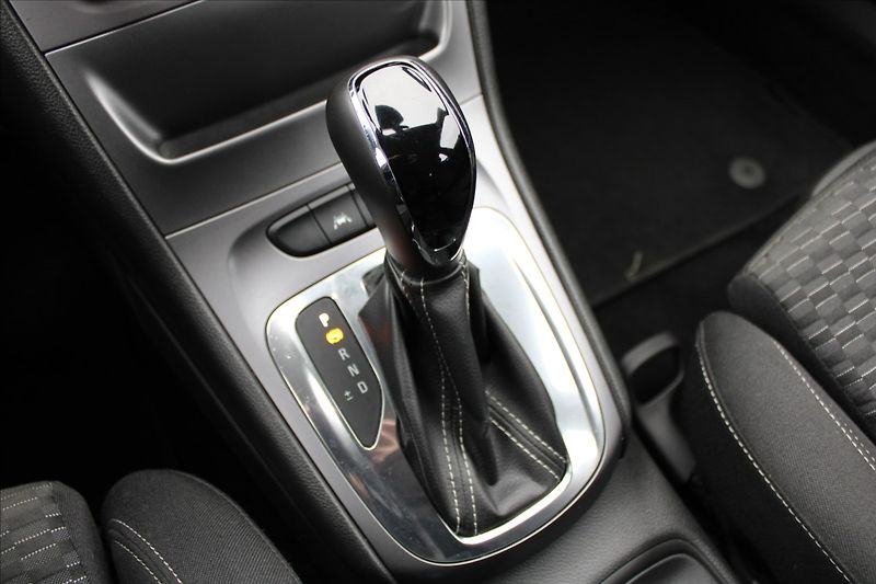 Opel Astra 1,6 CDTi  AUTOMAT,DPH,TAŽNÉ - fotka 17 z 28