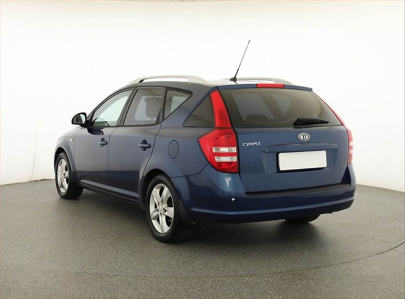 Kia Ceed (2009) 1.4 CVVT, nová STK, Klima - fotka 4 z 15