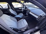 Volvo XC40 B4 AWD // 1. maj // ČR - náhled 12
