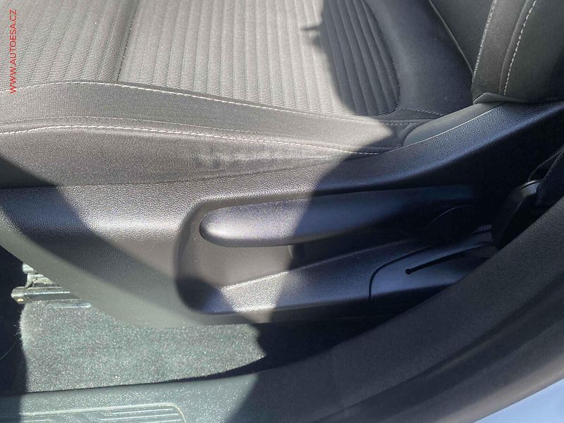 Renault Grand Scénic (2019) 1.3 TCe, ČR, AC, tempo, park - fotka 14 z 16
