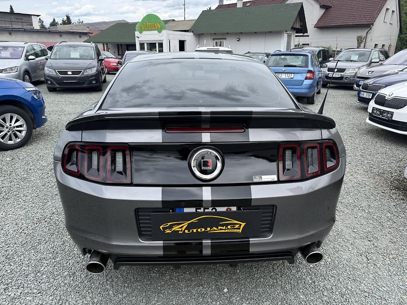 Ford Mustang (2013) 3.7 V6 - fotka 5 z 14