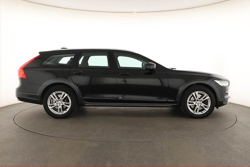 Volvo V90 (2017) Cross Country - fotka 6 z 20
