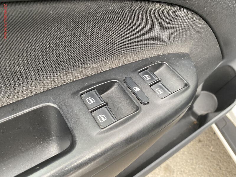 Škoda Octavia (2010) 1.4TSi, Ambiente - fotka 13 z 16