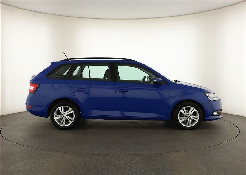 Škoda Fabia (2021) Ambition 1.0 TSI - fotka 6 z 12