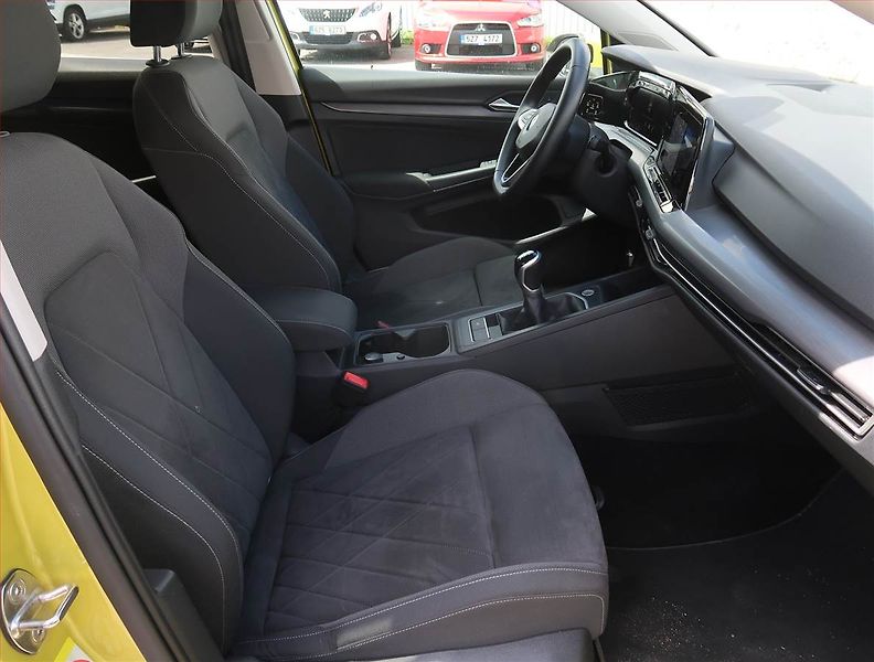 Volkswagen Golf (2020) Style 1.5 TSI - fotka 9 z 20