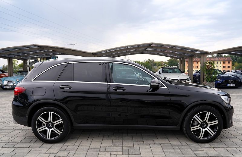 Mercedes-Benz GLC 250i 4Matic/kůže/Led/9AT/ČR - fotka 7 z 43