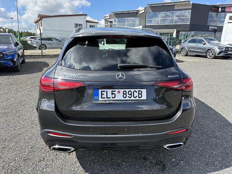 Mercedes-Benz GLC (2024) 300de 4MATIC - fotka 3 z 15