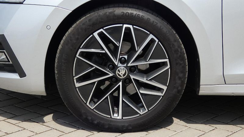 Škoda Octavia Combi 2.0 TDI Style - fotka 25 z 26