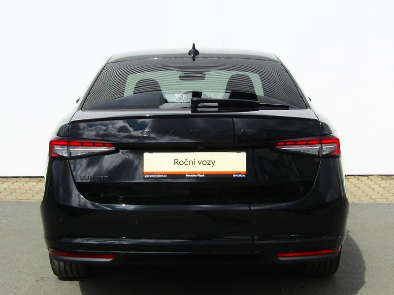 Škoda Superb (2026) Sportline 2.0 TDI 142 kW DSG 4 - fotka 12 z 30