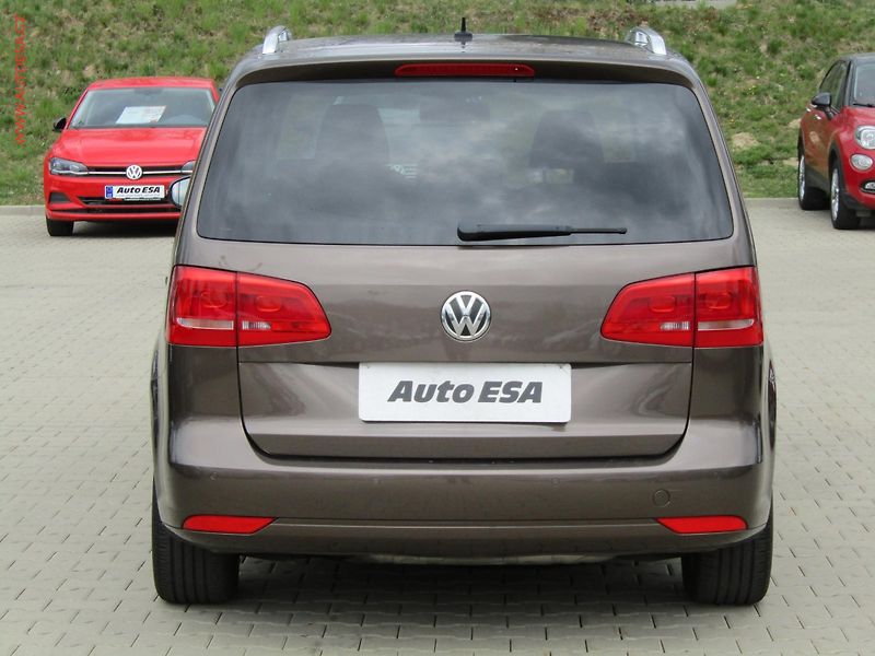 Volkswagen Touran (2011) 1.4 TSi, Highline, DSG - fotka 5 z 21