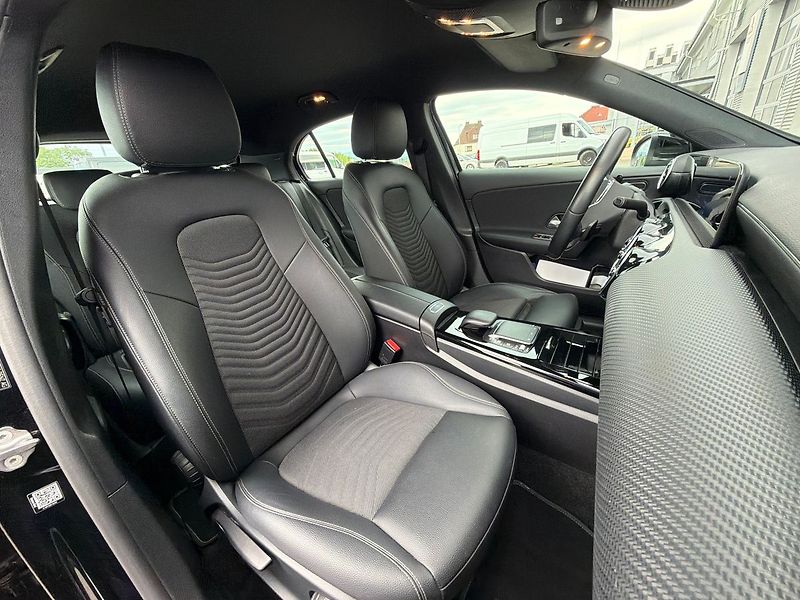 Mercedes-Benz Třídy A 180d - fotka 29 z 37