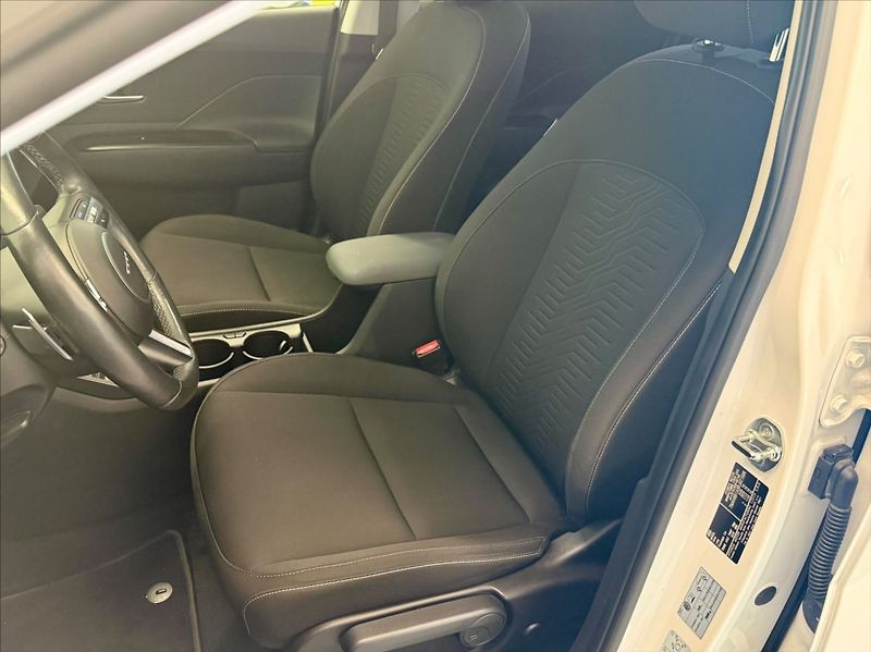 Hyundai Kona EV 65,4kWh CZECH EDITION - fotka 13 z 16