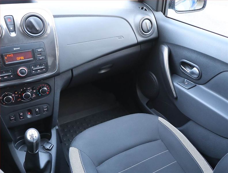 Dacia Sandero (2019) 0.9 TCe, Tempomat - fotka 8 z 18