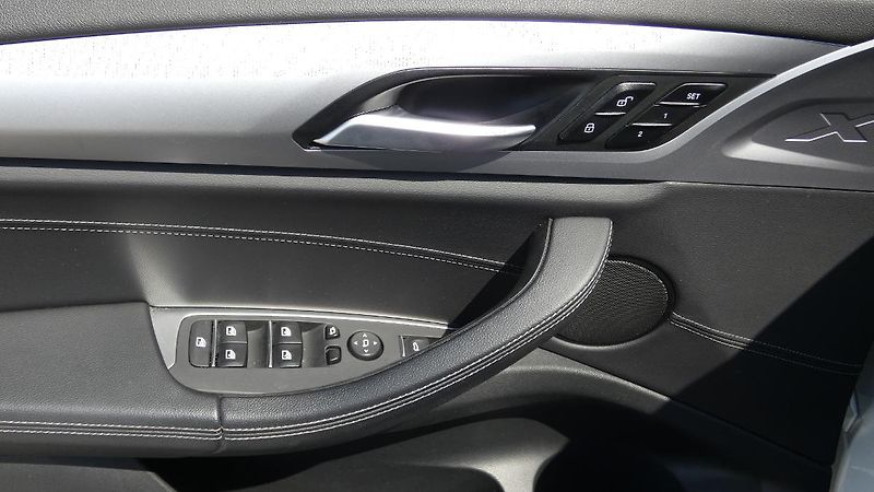 BMW X3 3.0 xDrive30d Advantage AT - fotka 9 z 26