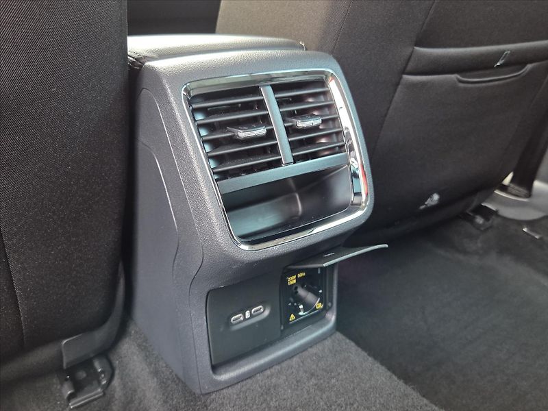 Škoda Octavia 2,0 TDi DSG Style First Editio - fotka 11 z 26
