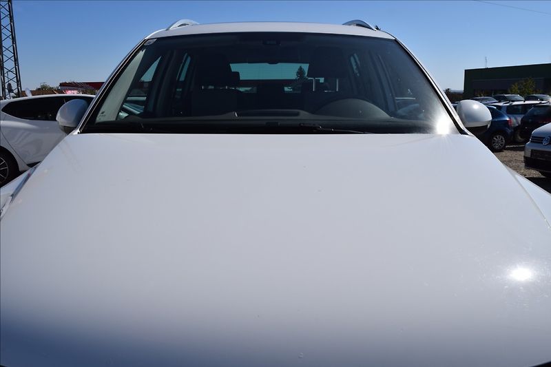 Volkswagen Tiguan 1,4 i 90kw BI-XENON PANORAMA - fotka 3 z 44