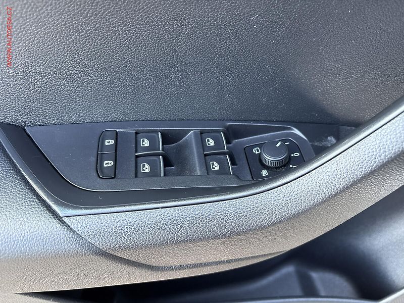 Škoda Karoq (2019) 2.0TDi 4x4, ČR, DSG, park. - fotka 12 z 18