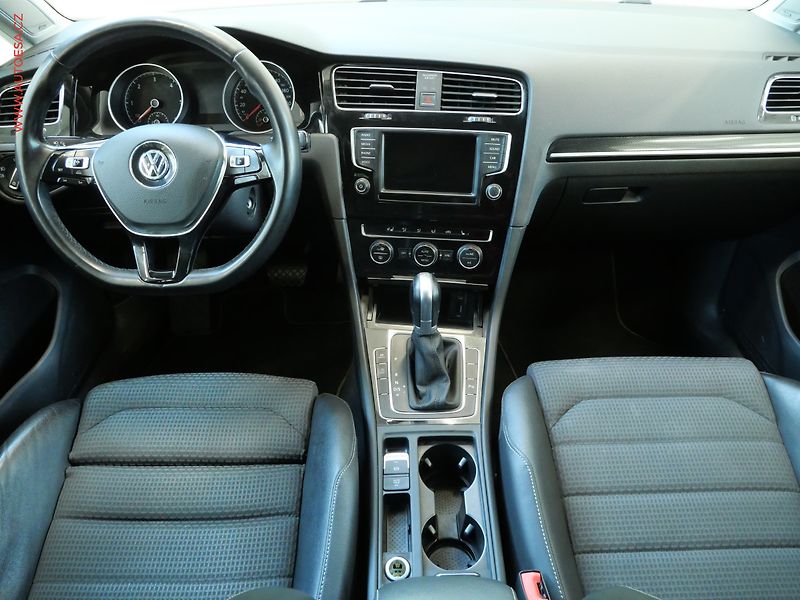 Volkswagen Golf (2016) 2.0 TDi, ČR, DSG, LED, navi - fotka 8 z 21