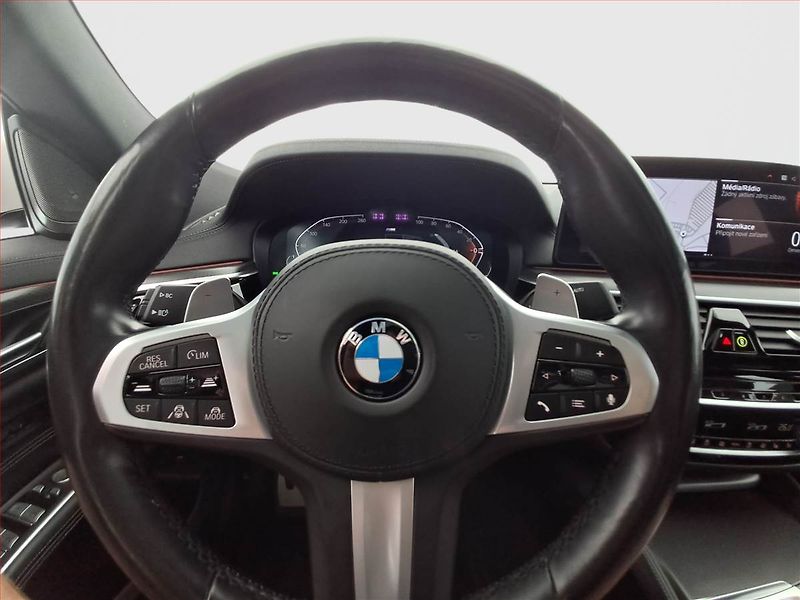 BMW Řada 6 (2021) 630d xDrive GT - fotka 16 z 27