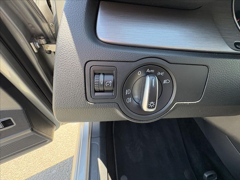 Volkswagen Passat 2,0 TDi130kW Xen,ACC,Pano,NezT - fotka 6 z 41