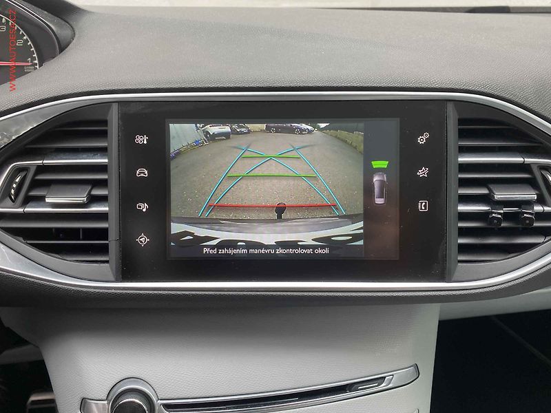 Peugeot 308 (2015) 1.2 PT, Allure, LED, panor - fotka 18 z 18