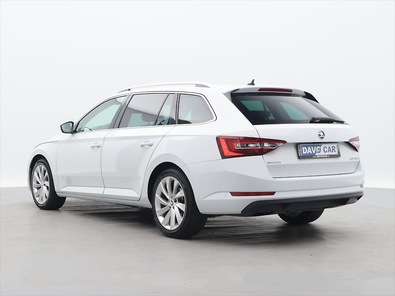 Škoda Superb 2,0 TDI 110kW DSG Style - fotka 5 z 35