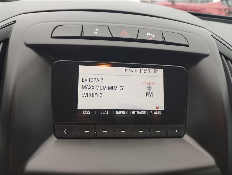 Opel Insignia 2,0 CDTi 88KW - fotka 12 z 17