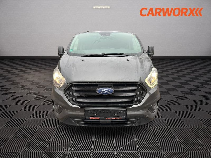 Ford Transit Custom (2019) 2.0Tdci 125kw 9-míst - fotka 2 z 21