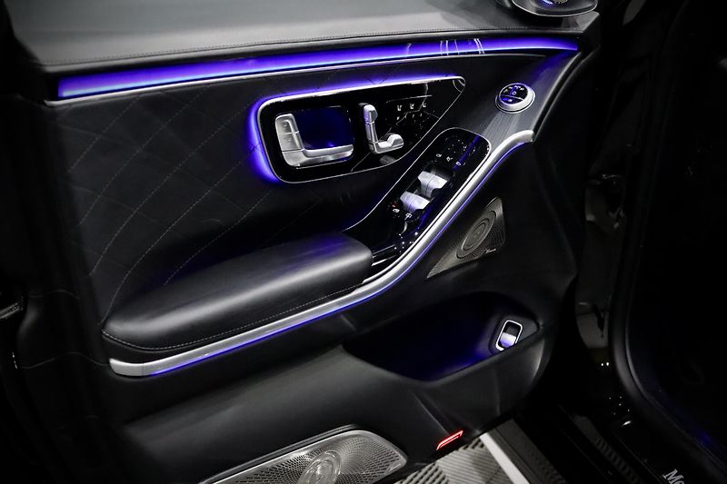 Mercedes-Benz Třídy S 580 Long 4Matic V8 370 kW - fotka 12 z 43